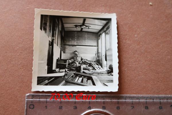 altes Foto - schlafender oder gefallener Soldat